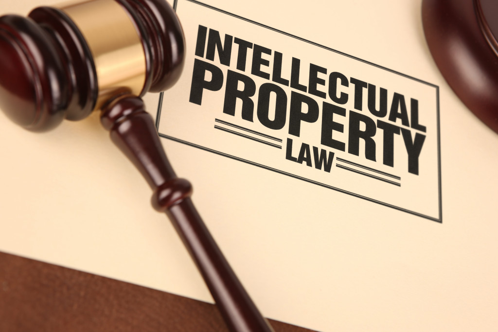 IP law and gavel